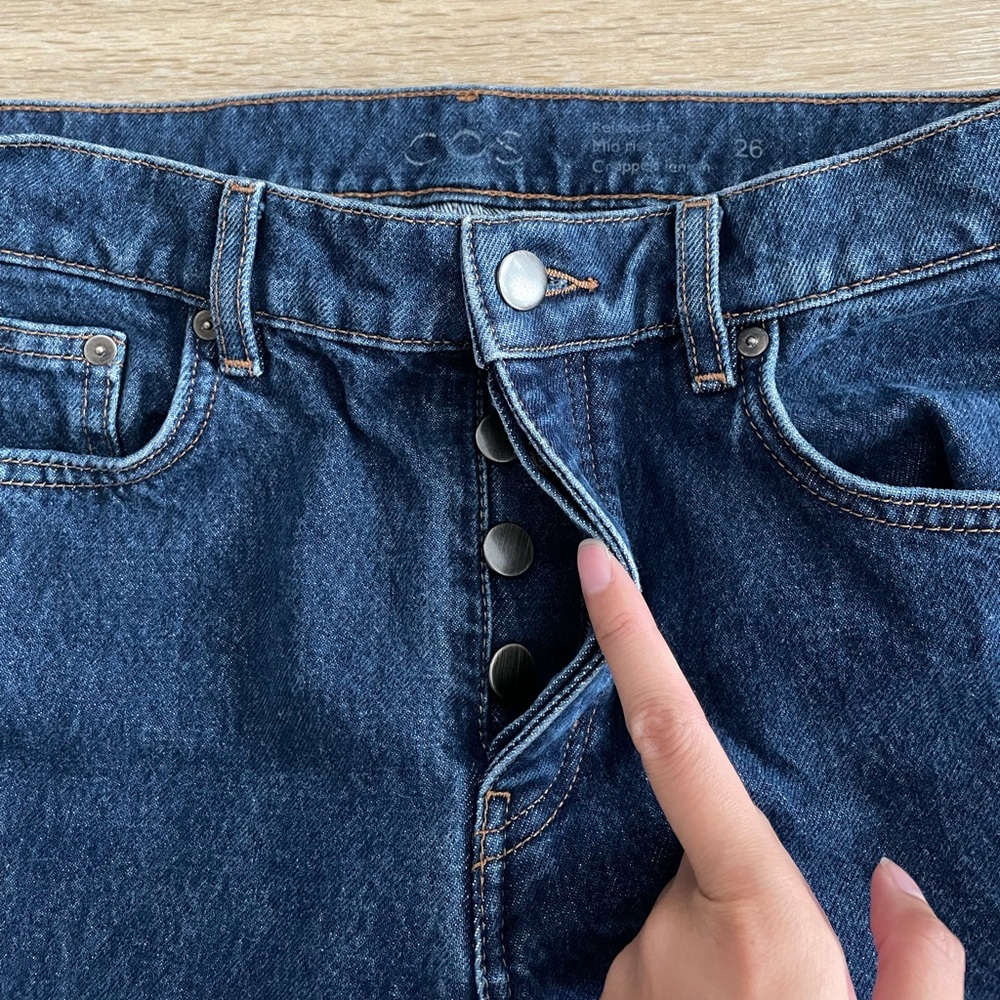 Cos Mid Rise Relaxed Fit Jeans - Picture 4 of 5